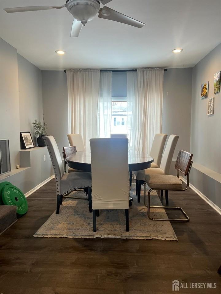 47 Westminster Rd - Photo 3 of 10