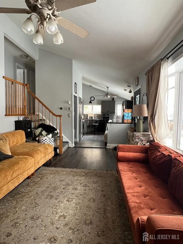 47 Westminster Rd - Photo 4 of 10