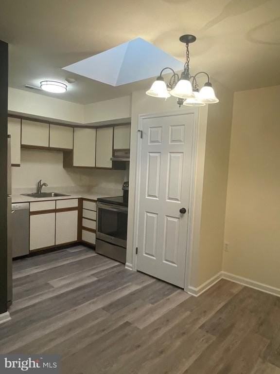 295 N Sycamore St #279 - Photo 5 of 13