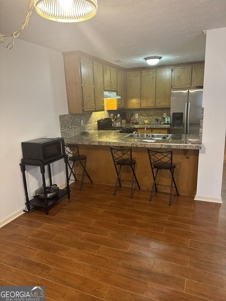 255 Monmouth Dr - Photo 4 of 9