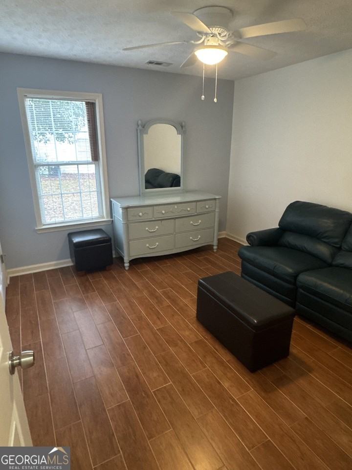 255 Monmouth Dr - Photo 7 of 9