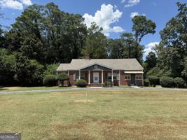 featured image of 998 Highland Cir Se