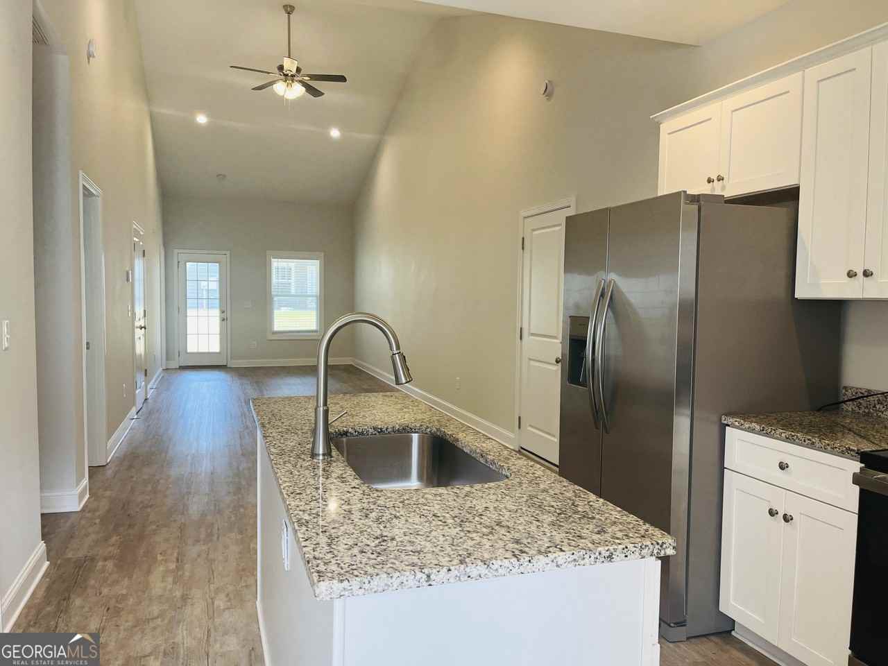 110 Lenox Cir - Photo 3 of 23