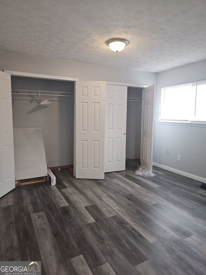 480 Paul St - Photo 6 of 14