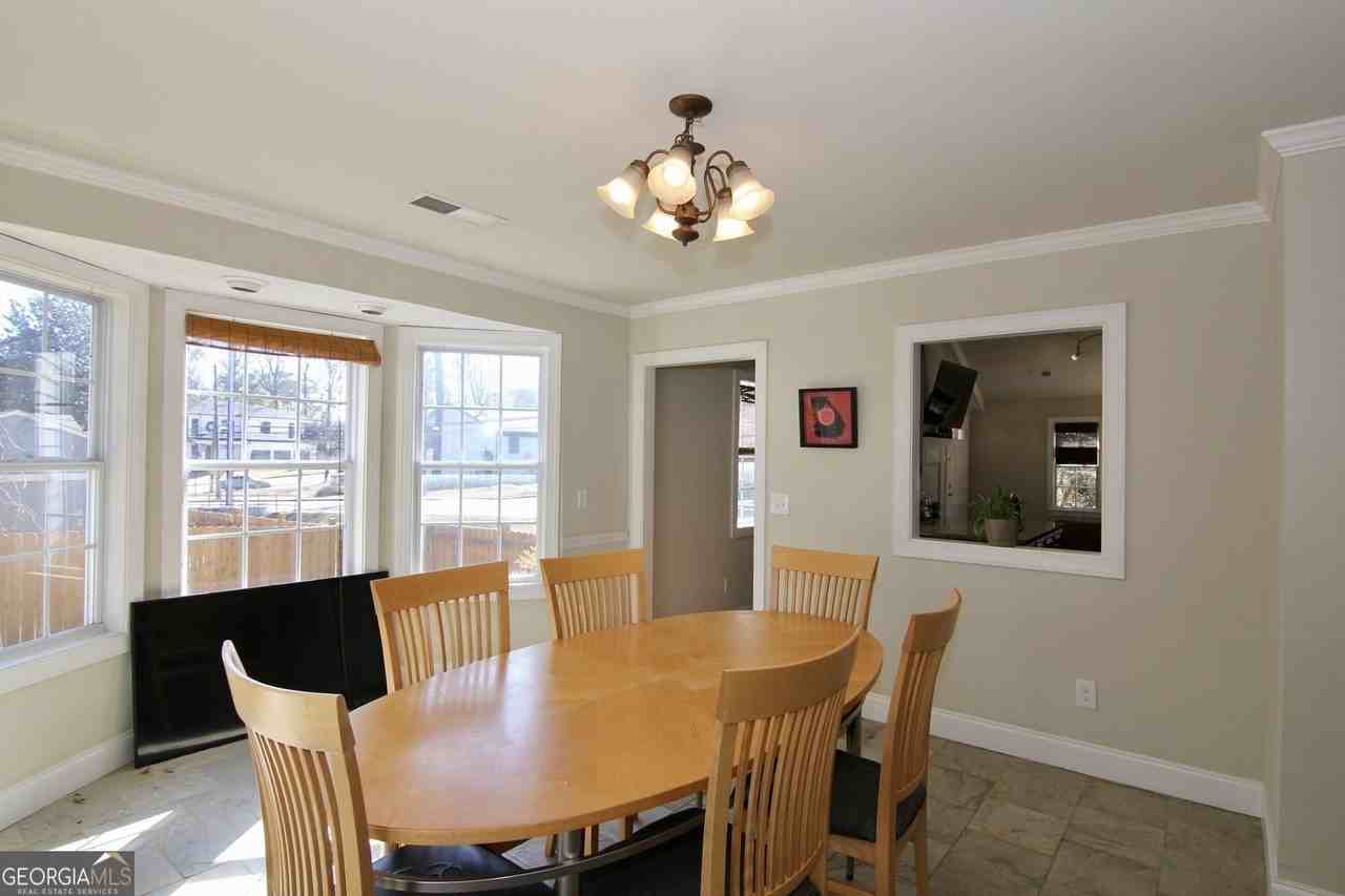 2565 Camille Dr Ne - Photo 2 of 30