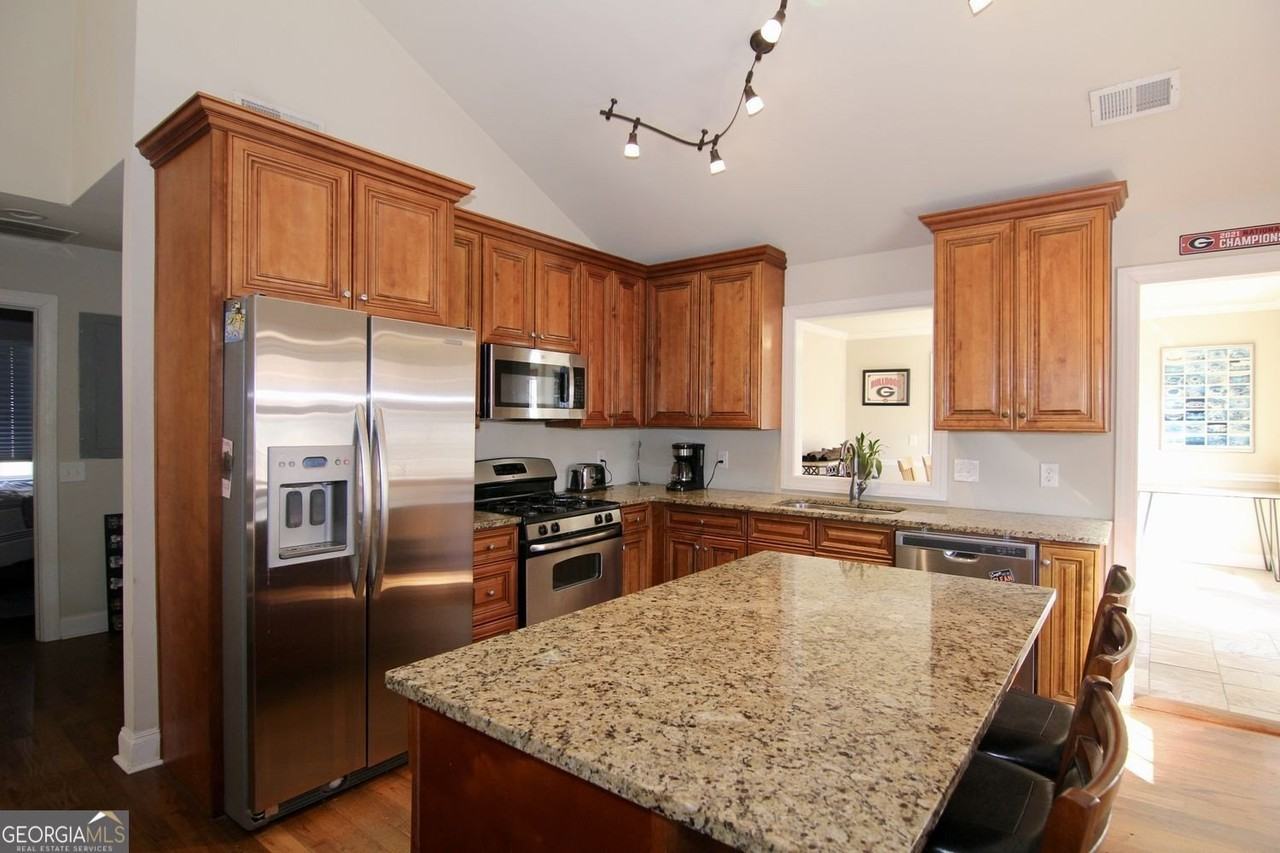 2565 Camille Dr Ne - Photo 7 of 30