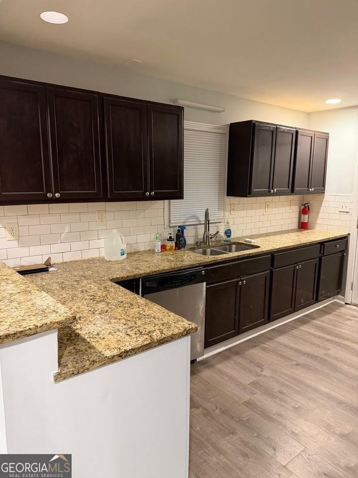 3456 Thompson Dr Nw - Photo 5 of 18