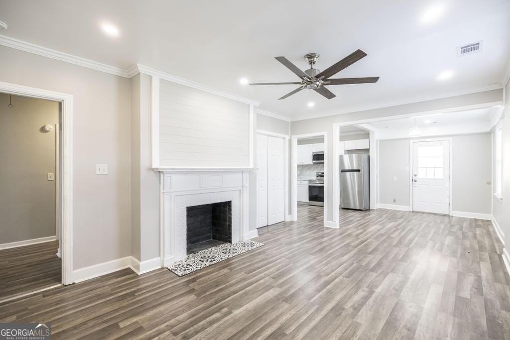 1930 Northbrook Ave - Photo 5 of 18