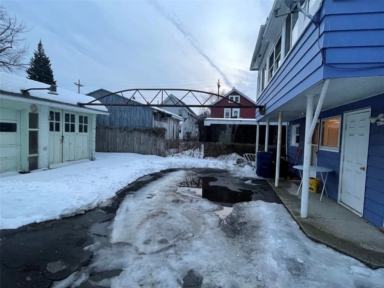 947 W 3rd St - Photo 2 of 15