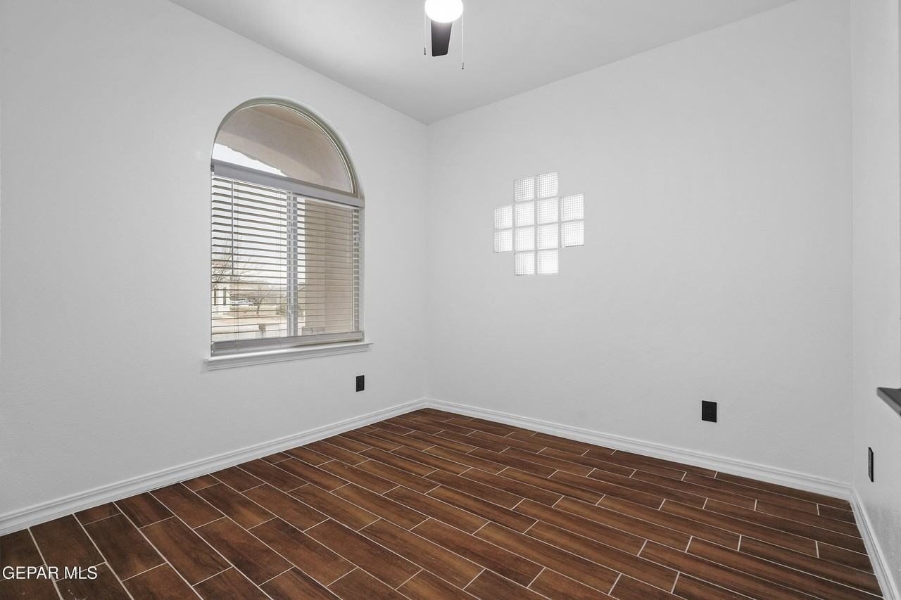 14696 Jesus Almeida - Photo 7 of 30