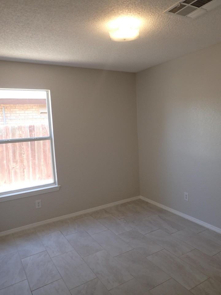 11749 Imperial Gem Ave - Photo 5 of 18