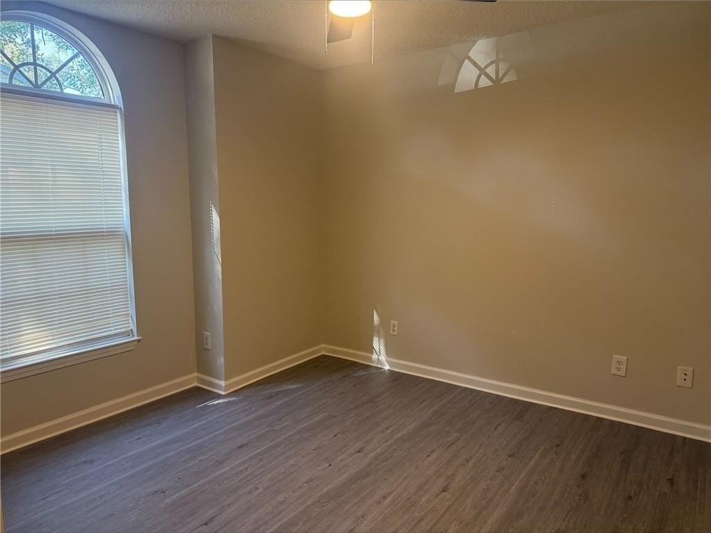 106 Windridge Dr - Photo 4 of 18