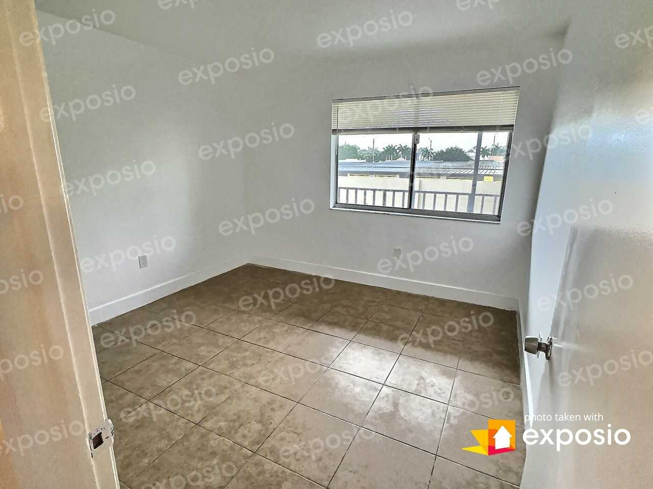 2070 Braman Ave - Photo 4 of 10