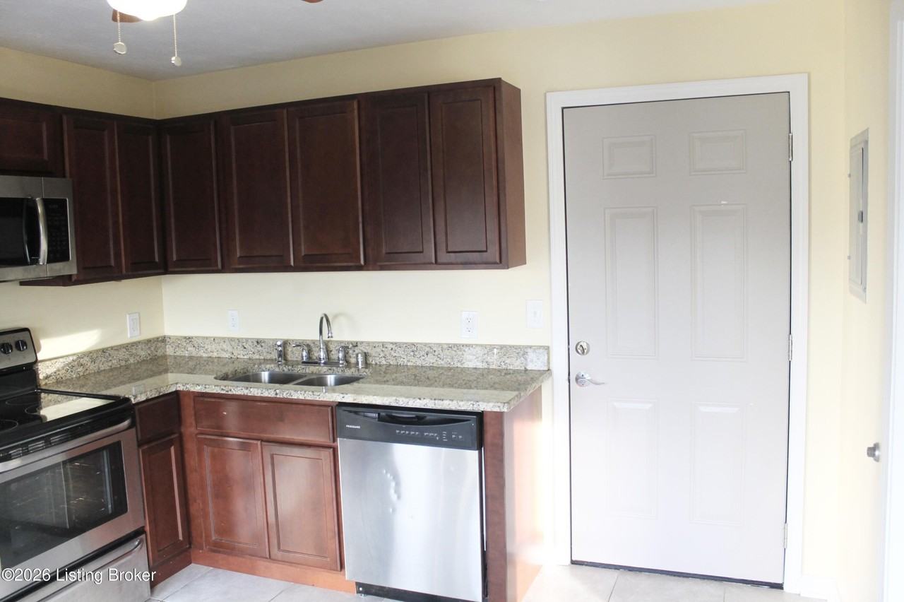 1361 S Brook St Apt 2 #2 - Photo 2 of 6