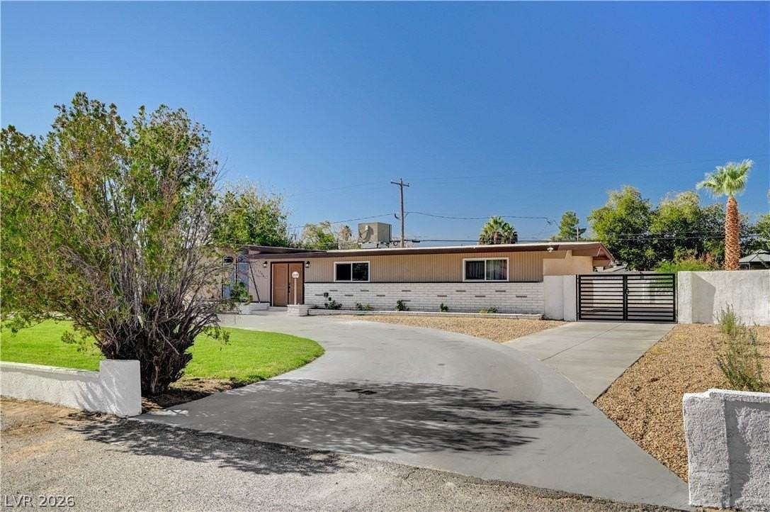 1799 Valley Dr #0 - Photo 3 of 50