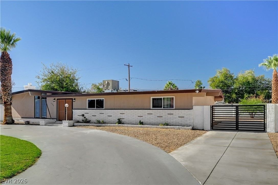 1799 Valley Dr #0 - Photo 4 of 50