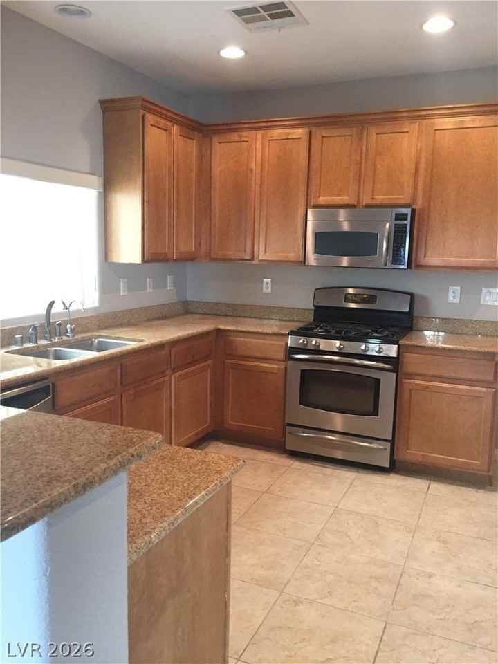 6582 Gertrude Ct - Photo 4 of 18