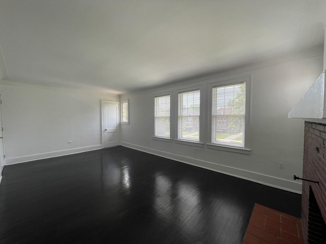 4708 Lakewood St - Photo 4 of 19