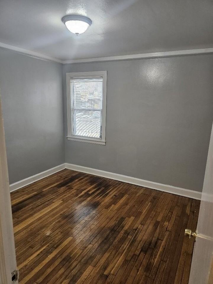 16505 Stansbury St - Photo 7 of 8