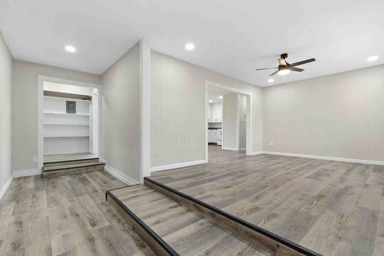 2902 W Scott St - Photo 5 of 26