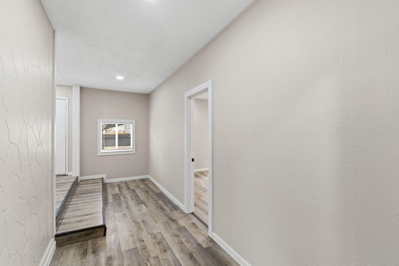 2902 W Scott St - Photo 6 of 26