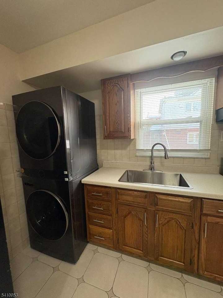 128 Floyd St 1st Fl #2 - Photo 3 of 11