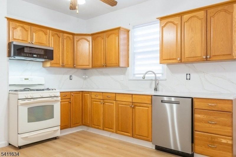 16 Major St - Photo 2 of 12