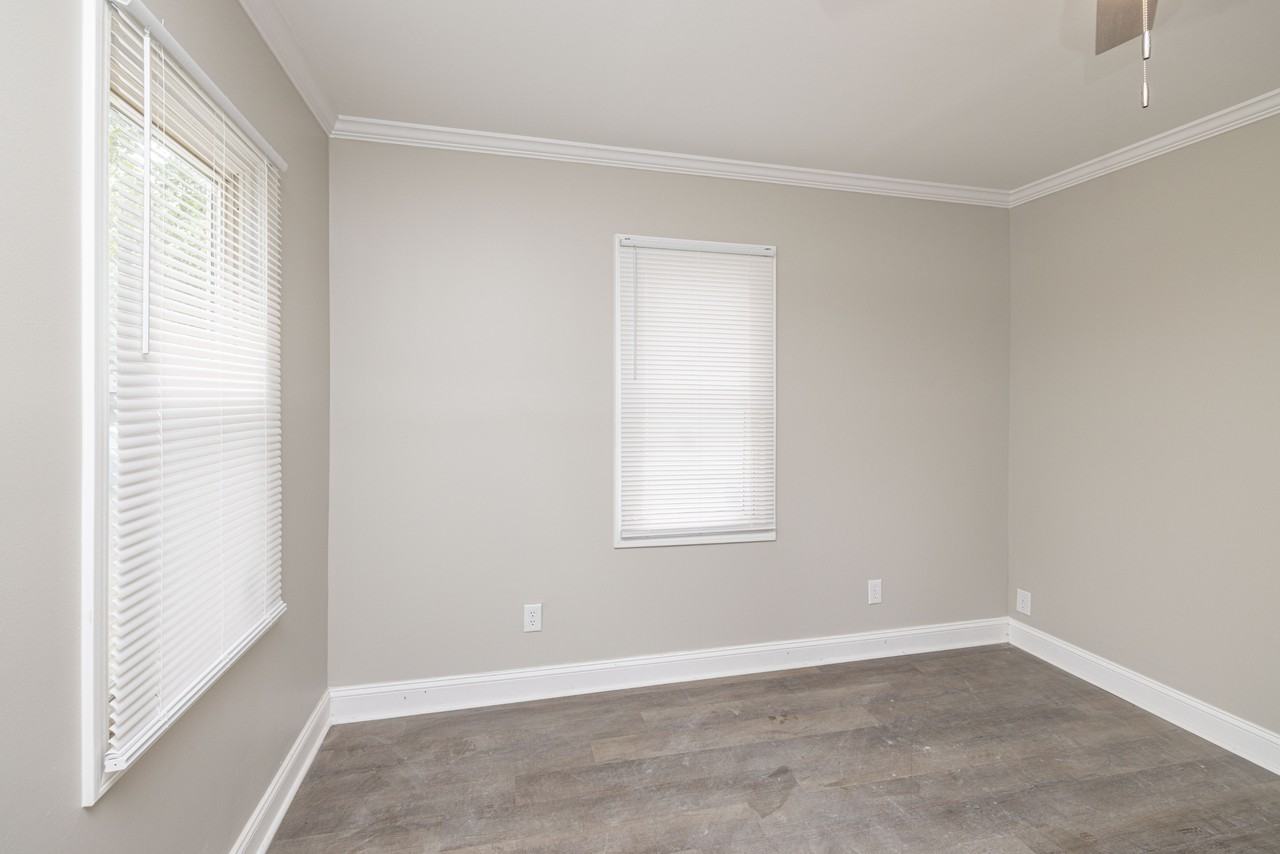 627 Colston Street - Photo 5 of 17