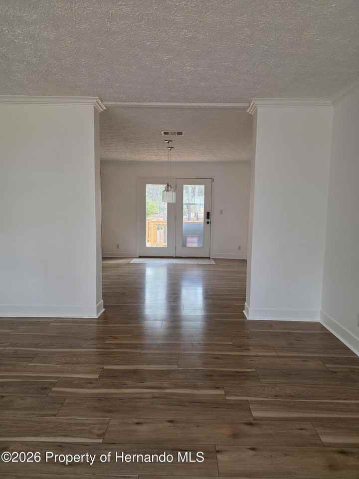 7416 Grove Rd - Photo 5 of 39