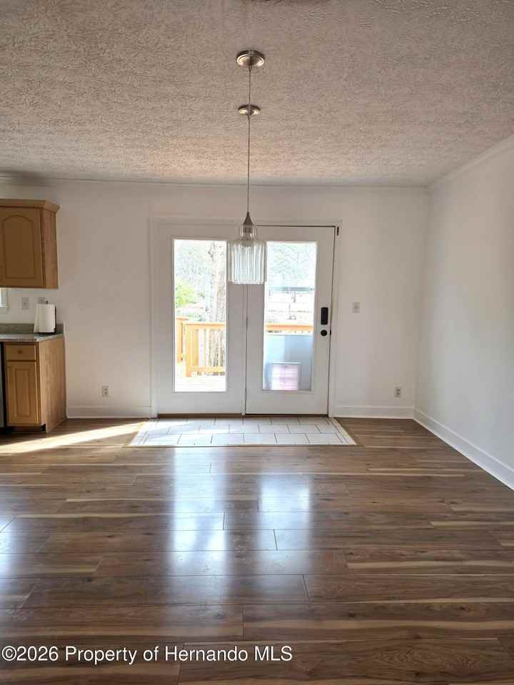 7416 Grove Rd - Photo 6 of 39