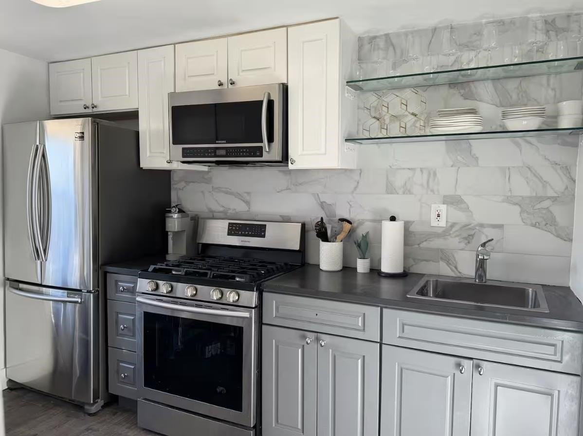 298 4th St - Photo 3 of 15