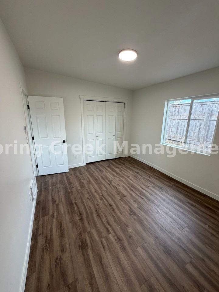 265 South Skyline Drive - Photo 3 of 7