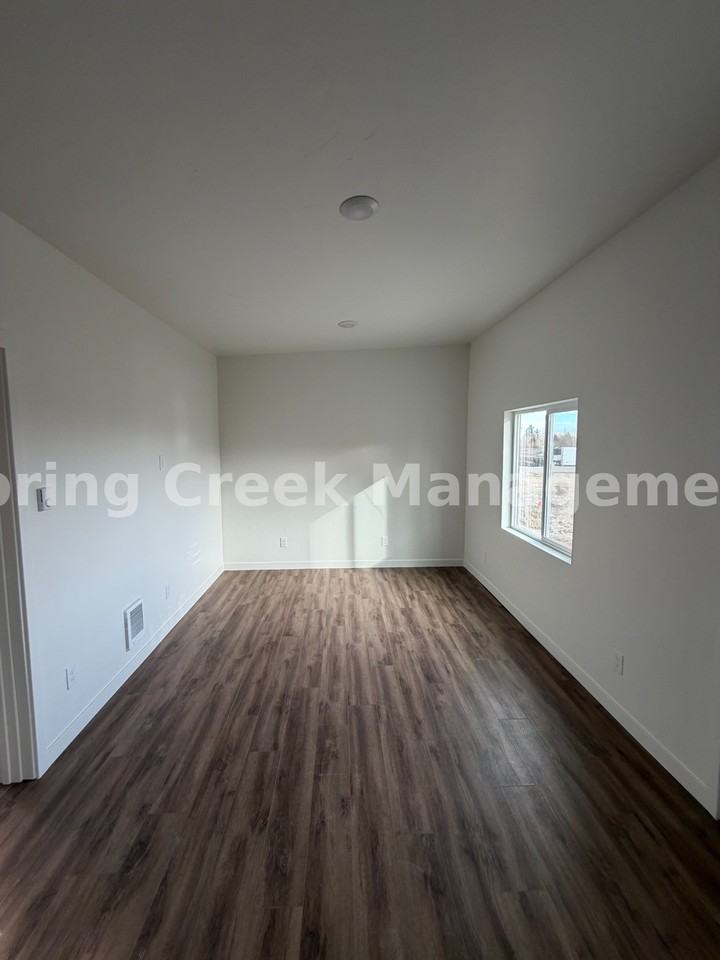 265 South Skyline Drive - Photo 4 of 7