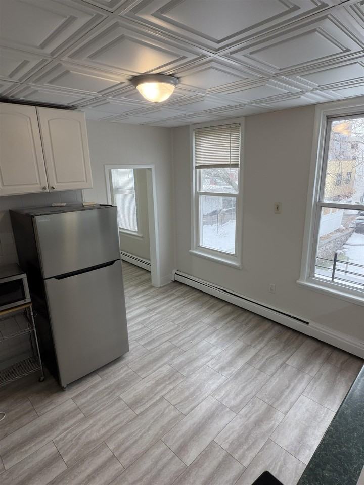 317 21st St #2 - Photo 6 of 14