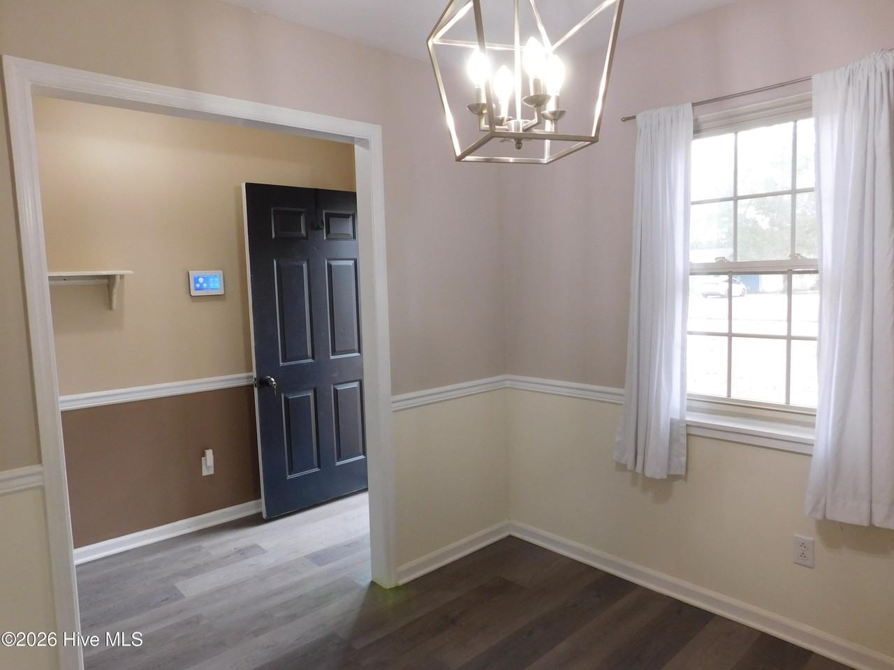 842 Halifax Cir - Photo 5 of 40