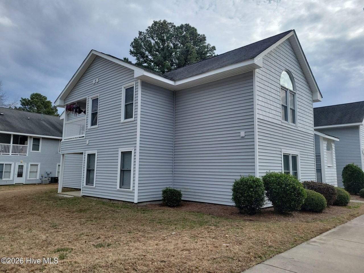 122 W Victoria Ct Apt A #A - Photo 2 of 20