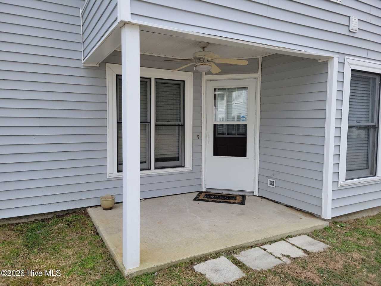 122 W Victoria Ct Apt A #A - Photo 4 of 20