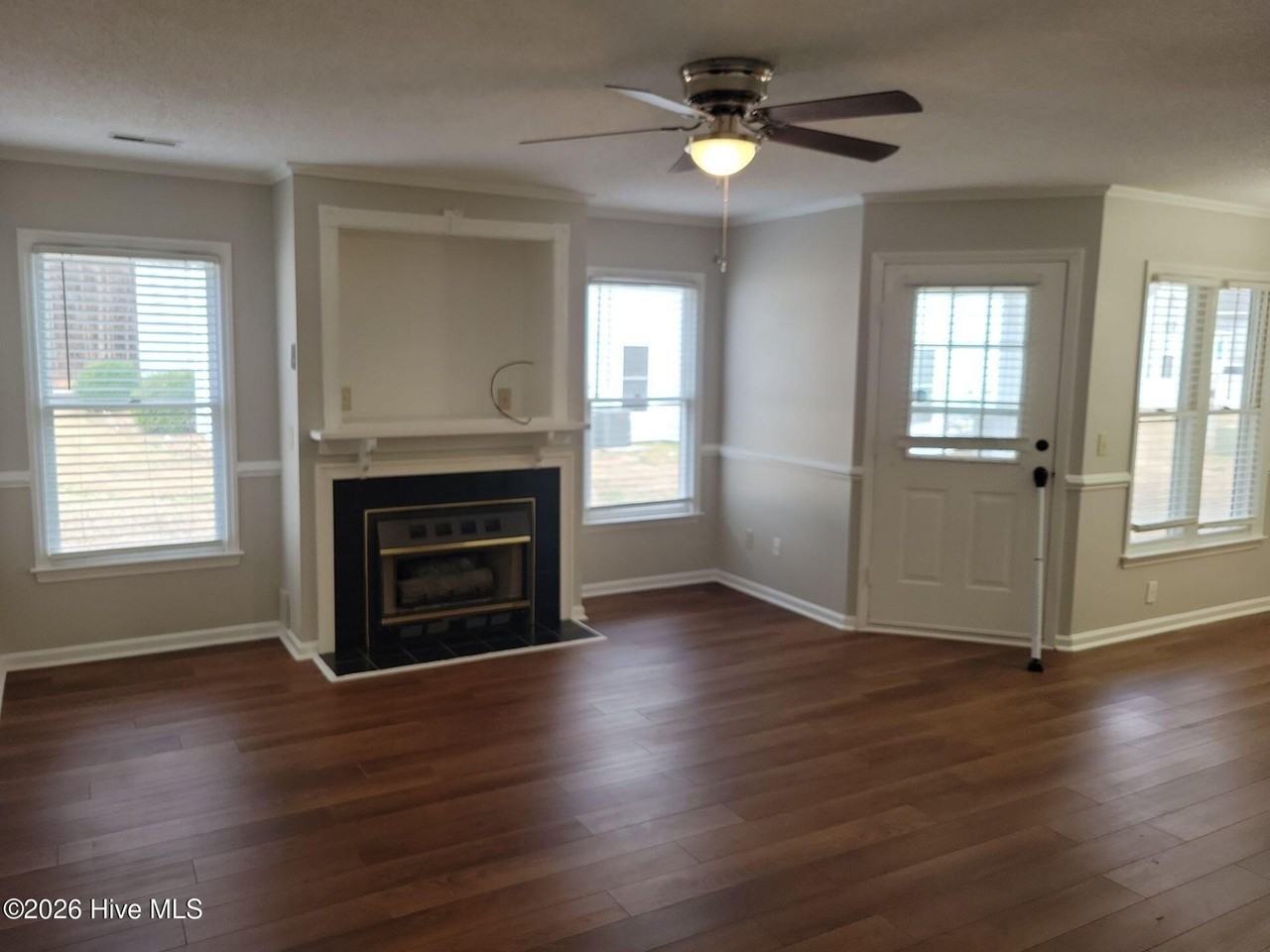 122 W Victoria Ct Apt A #A - Photo 5 of 20