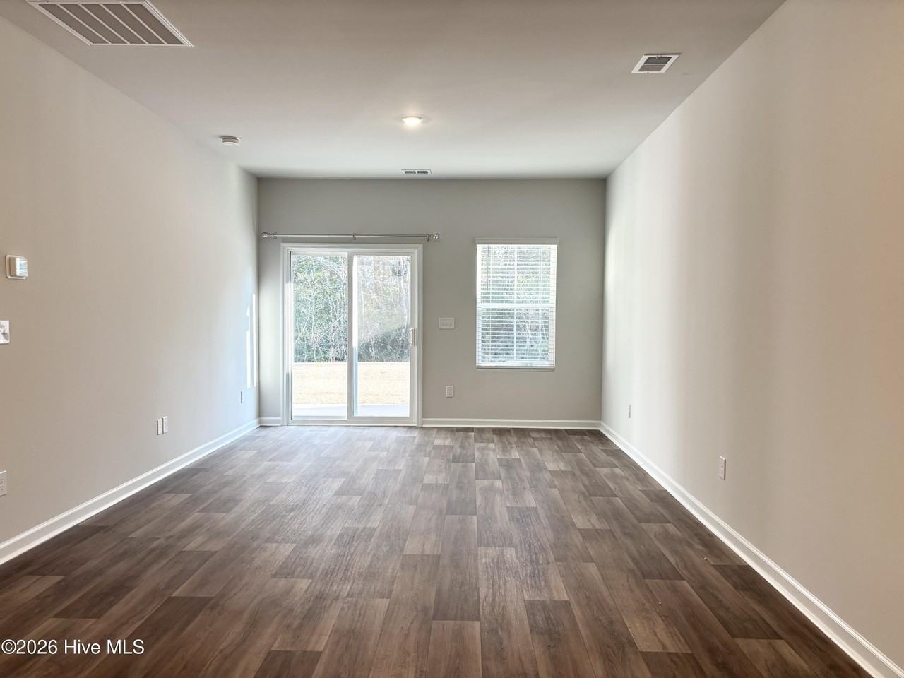 1053 Arborwood Ln Sw - Photo 4 of 31