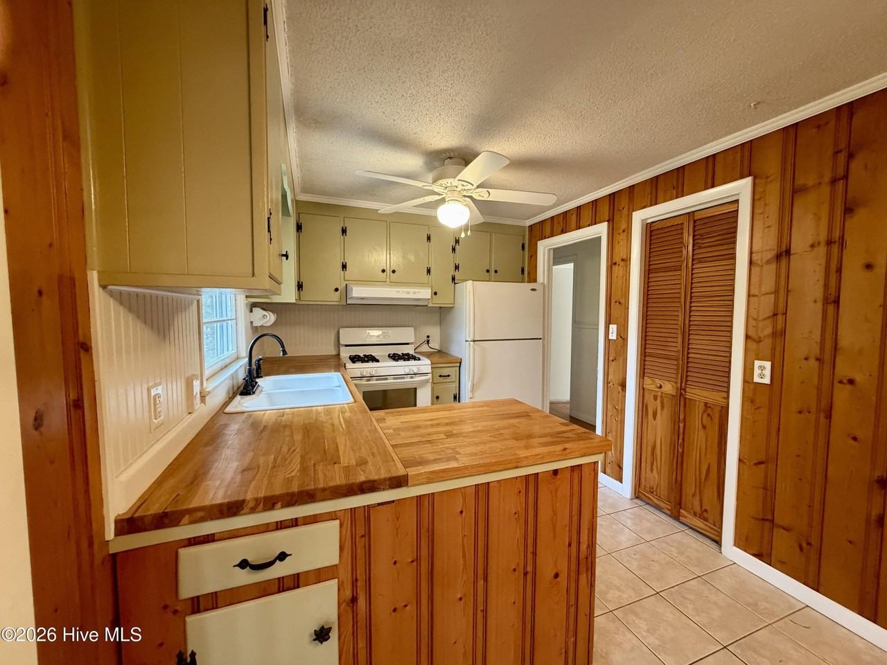 2830 Worth Dr - Photo 3 of 20