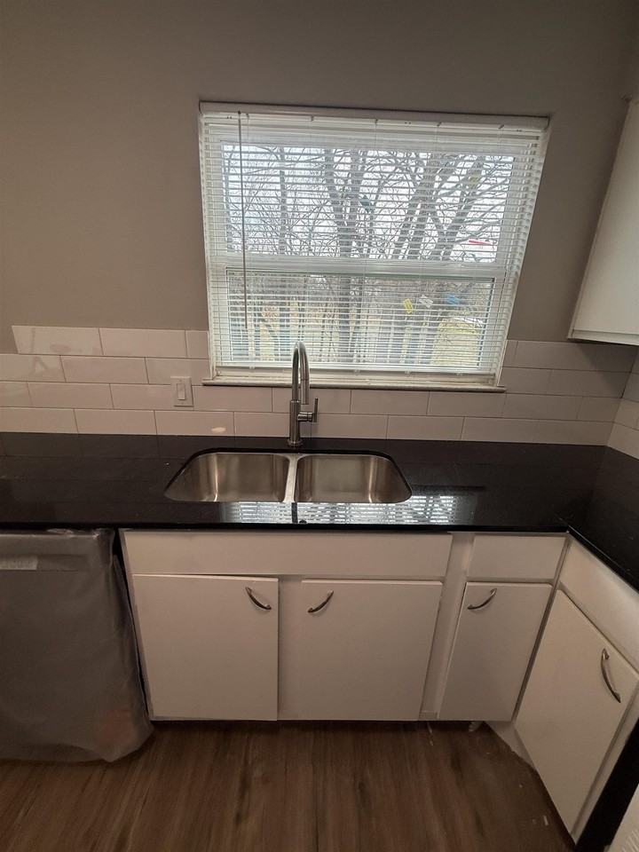 1534 Navajo Trl - Photo 6 of 9