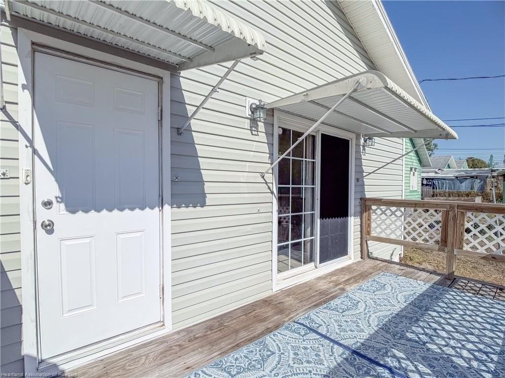 545 Rose Ave - Photo 2 of 9