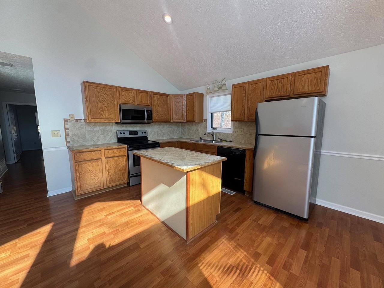 175 Deer Dr - Photo 5 of 36