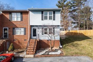 830 Vine St - Photo 1 of 1