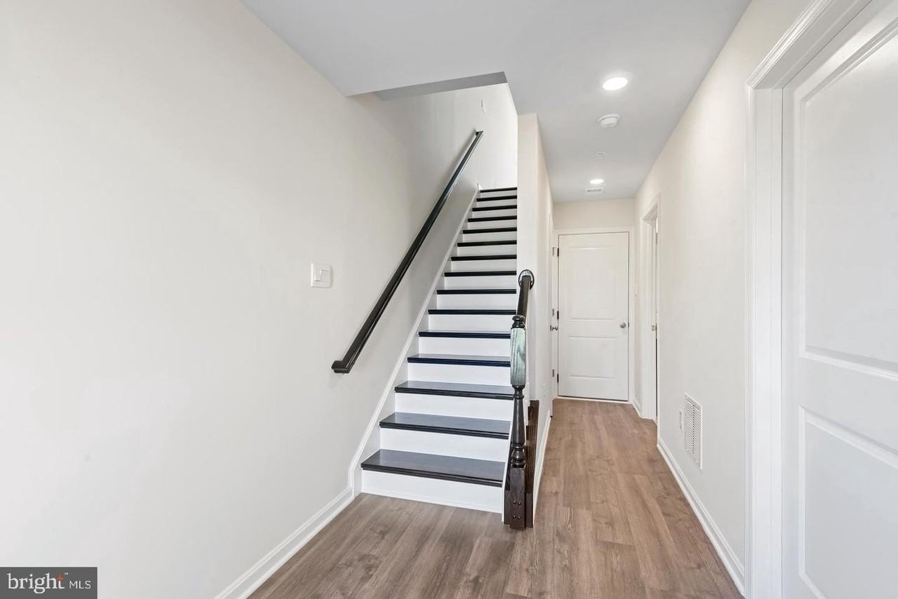 568 Banquet Ln - Photo 2 of 21