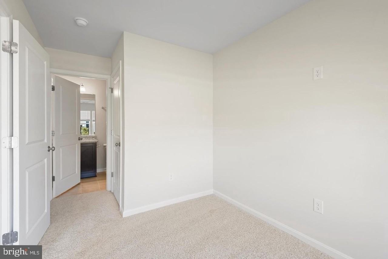 568 Banquet Ln - Photo 6 of 21