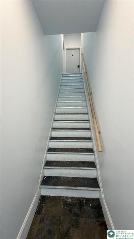 202 E Hamilton St Apt 3 #3 - Photo 3 of 18