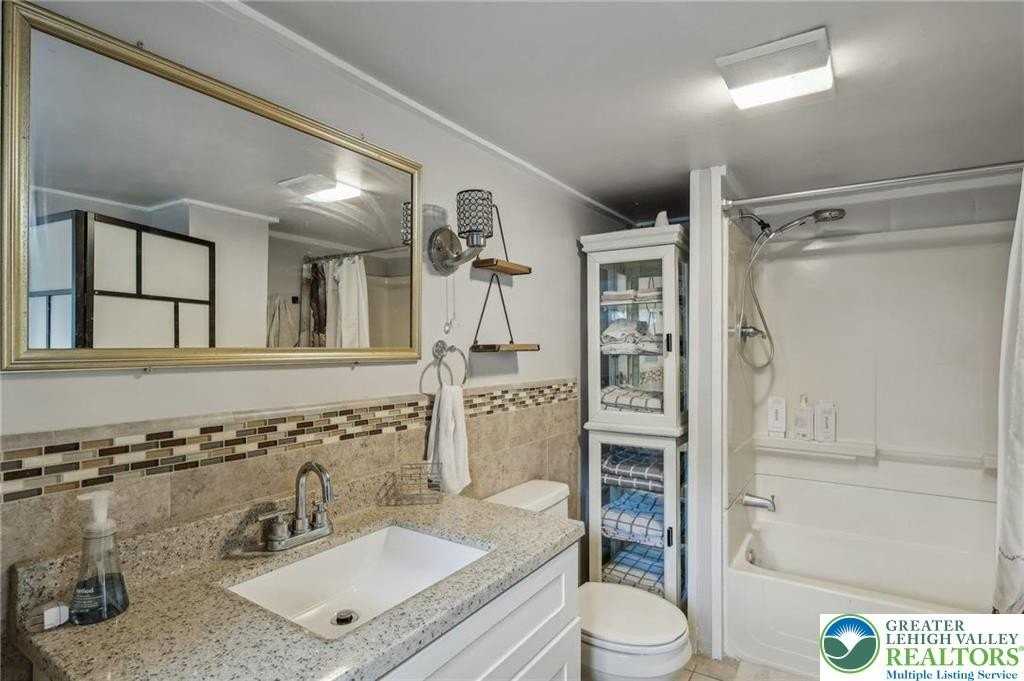 3203 Washington St - Photo 4 of 14