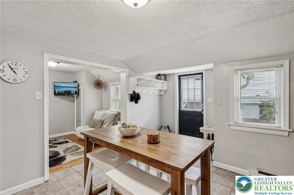 3203 Washington St - Photo 5 of 14