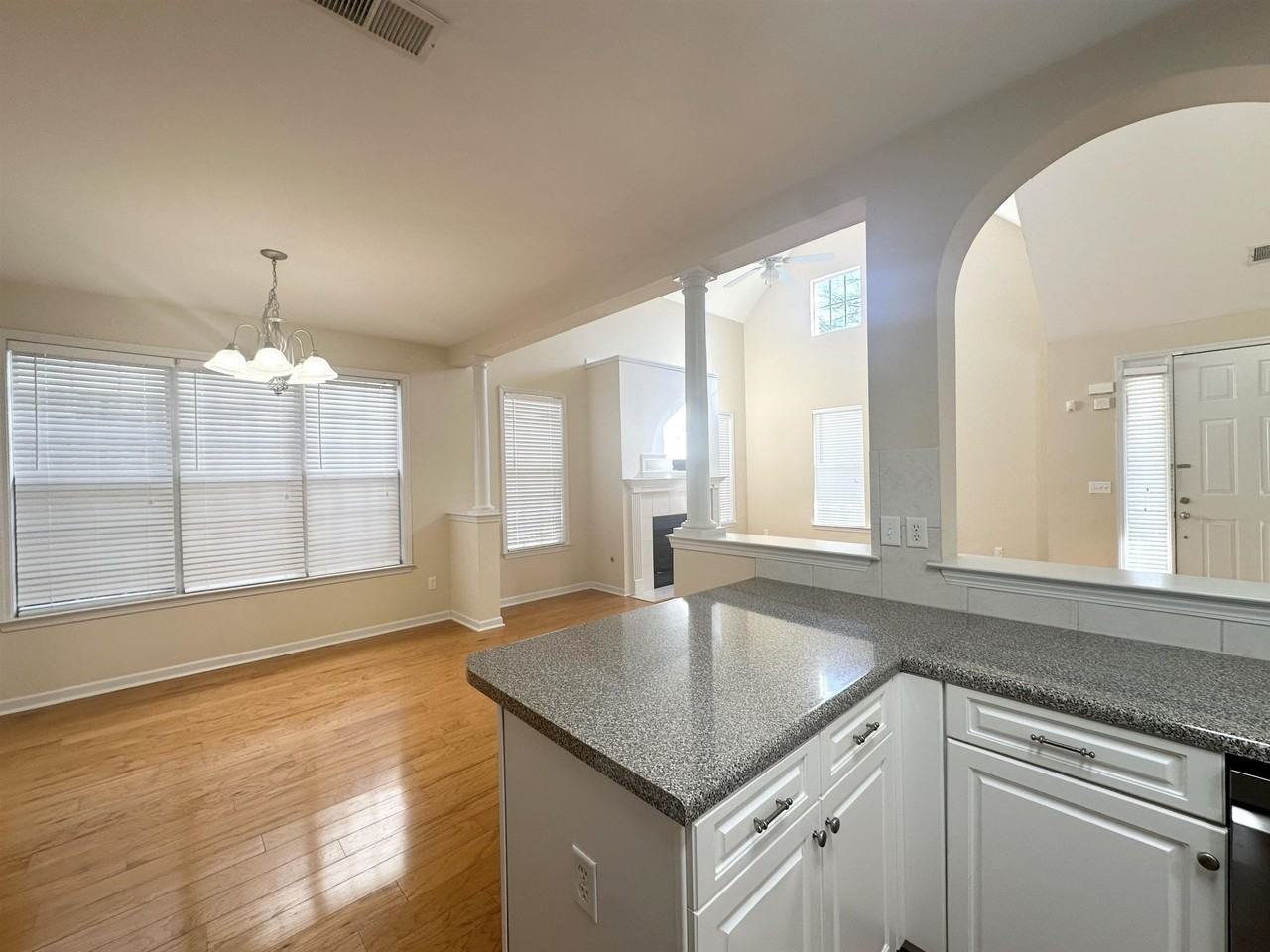 8516 Shady Elm Dr - Photo 5 of 27